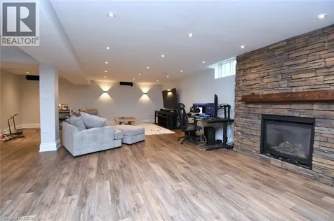 708 Winston Road Grimsby ON L3M 4E8