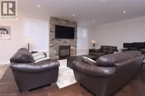 708 Winston Road Grimsby ON L3M 4E8