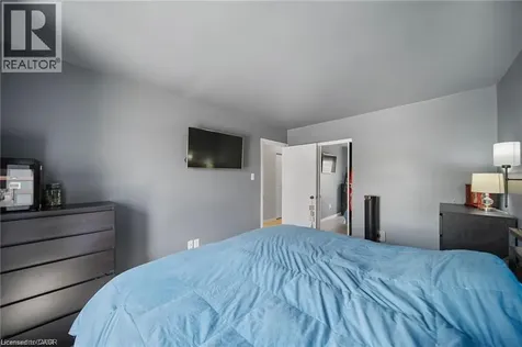 662 Grey Street Brantford ON N3S 4Y4