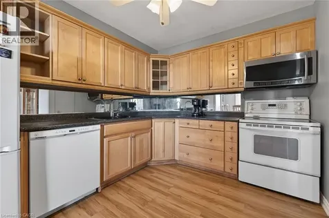 301 Frances Avenue Stoney Creek ON L8E 3W6