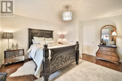 13 Sandy Coast Crescent Wasaga Beach ON L9Z 0G1