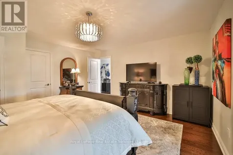 13 Sandy Coast Crescent Wasaga Beach ON L9Z 0G1