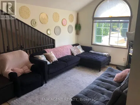 562 Erinbrook Drive Kitchener ON N2E 3M8
