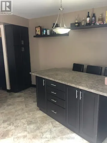 562 Erinbrook Drive Kitchener ON N2E 3M8