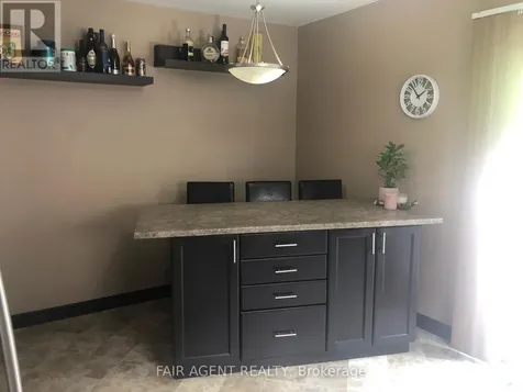 562 Erinbrook Drive Kitchener ON N2E 3M8