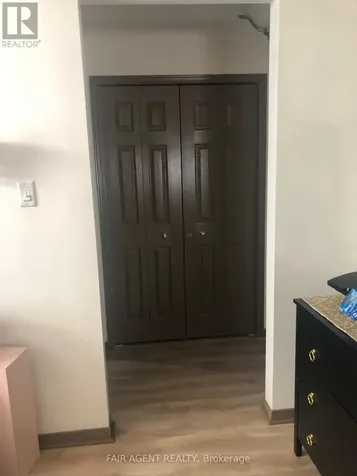 562 Erinbrook Drive Kitchener ON N2E 3M8