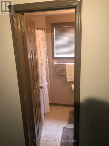 562 Erinbrook Drive Kitchener ON N2E 3M8
