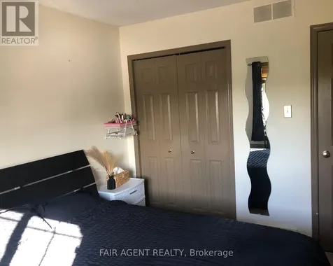562 Erinbrook Drive Kitchener ON N2E 3M8