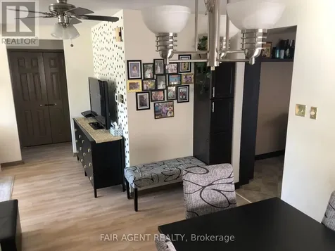 562 Erinbrook Drive Kitchener ON N2E 3M8