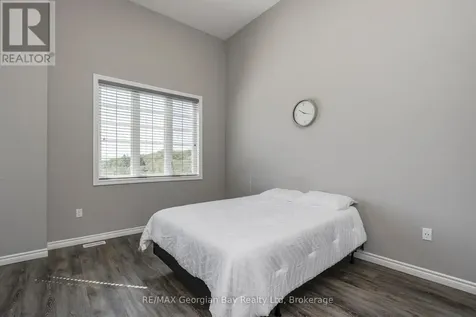 956 Cook Drive Midland ON L4R 0E4