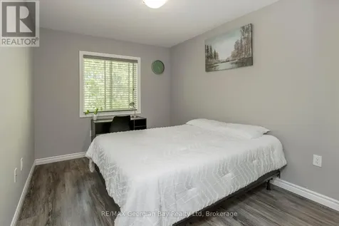956 Cook Drive Midland ON L4R 0E4