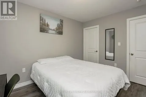 956 Cook Drive Midland ON L4R 0E4