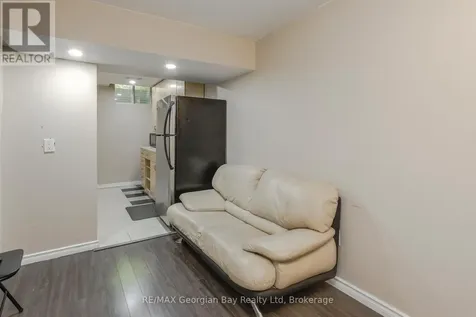 956 Cook Drive Midland ON L4R 0E4