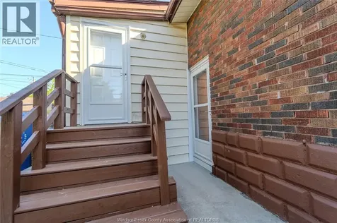 1422 Elsmere Avenue Windsor ON N8X 4G9