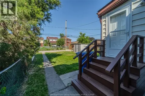 1422 Elsmere Avenue Windsor ON N8X 4G9