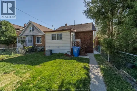 1422 Elsmere Avenue Windsor ON N8X 4G9