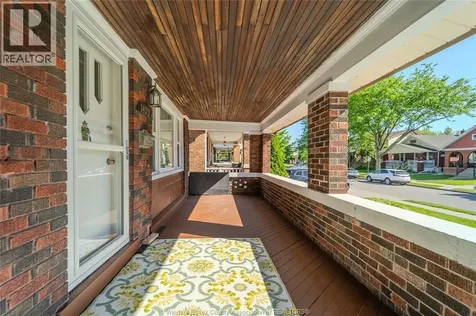 1422 Elsmere Avenue Windsor ON N8X 4G9