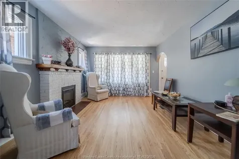 1422 Elsmere Avenue Windsor ON N8X 4G9