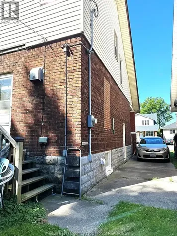726 Partington Windsor ON N9B 2N7