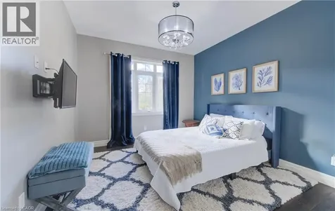 52 Edgehill Drive Kitchener ON N2P 2C6