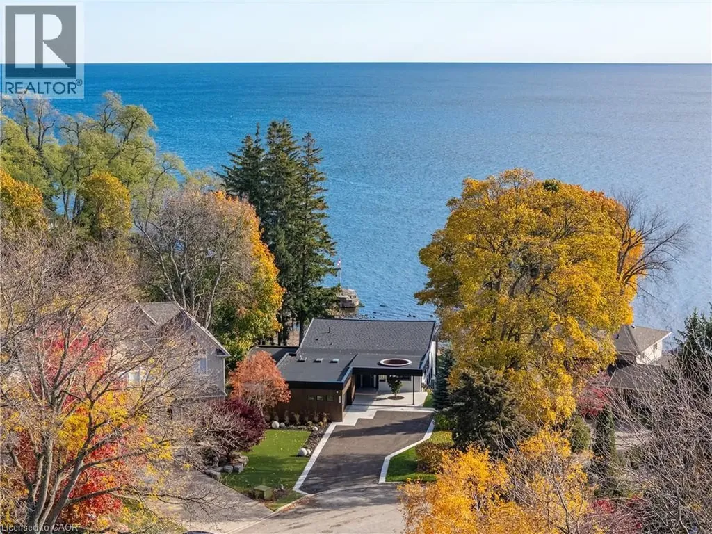 121 Edgecliffe Place Burlington ON L7L 3Z2