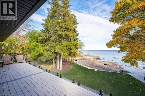 121 Edgecliffe Place Burlington ON L7L 3Z2