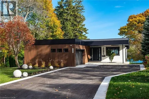 121 Edgecliffe Place Burlington ON L7L 3Z2