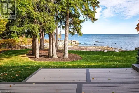 121 Edgecliffe Place Burlington ON L7L 3Z2