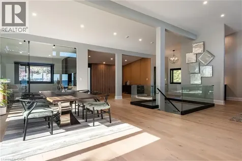 121 Edgecliffe Place Burlington ON L7L 3Z2