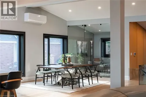 121 Edgecliffe Place Burlington ON L7L 3Z2