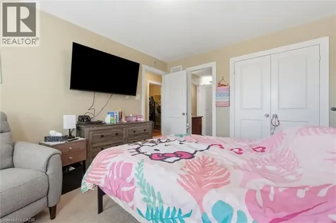 901 Valebrook Court Kitchener ON N2A 0E5
