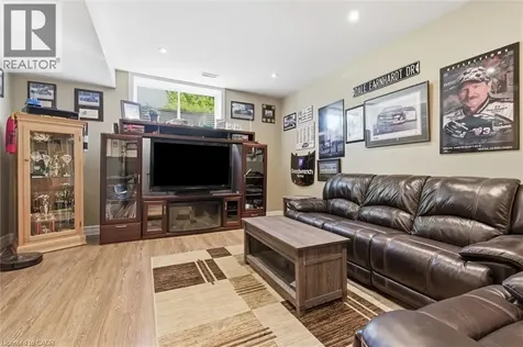 901 Valebrook Court Kitchener ON N2A 0E5