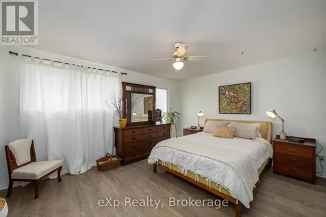 563 Tenth Street Collingwood ON L9Y 4K6