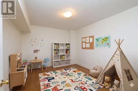 563 Tenth Street Collingwood ON L9Y 4K6