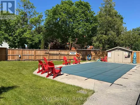 563 Tenth Street Collingwood ON L9Y 4K6