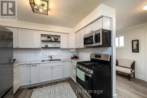 563 Tenth Street Collingwood ON L9Y 4K6