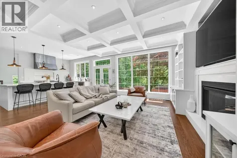 64 Ravina Crescent Ancaster ON L9G 2E7