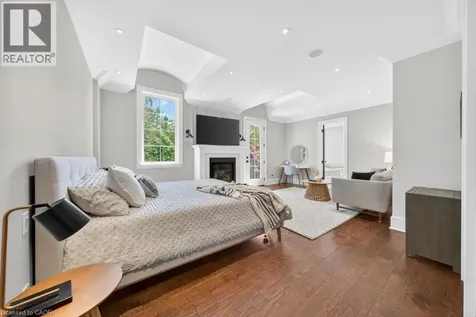 64 Ravina Crescent Ancaster ON L9G 2E7