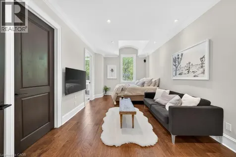 64 Ravina Crescent Ancaster ON L9G 2E7