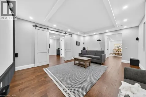 64 Ravina Crescent Ancaster ON L9G 2E7