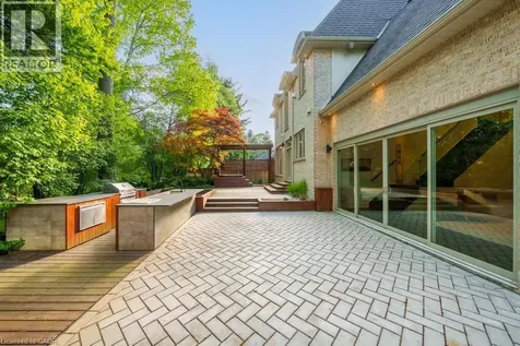 64 Ravina Crescent Ancaster ON L9G 2E7