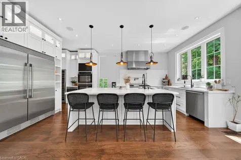 64 Ravina Crescent Ancaster ON L9G 2E7