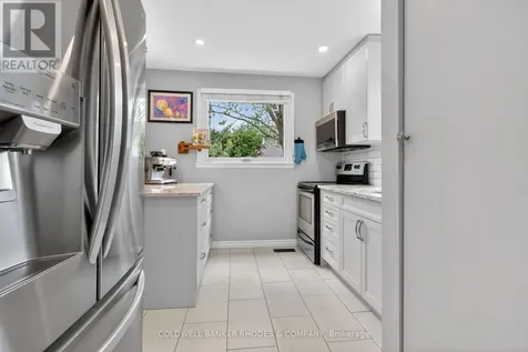 2439 Autumn Hill Crescent Ottawa ON K1B 4M6