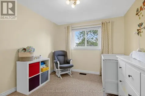 2439 Autumn Hill Crescent Ottawa ON K1B 4M6