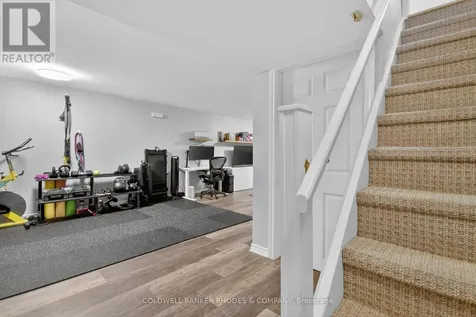 2439 Autumn Hill Crescent Ottawa ON K1B 4M6