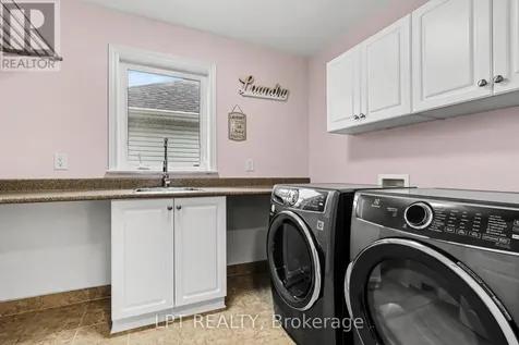 325 Creston Valley Way Ottawa ON K1T 0G6