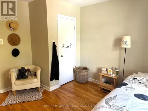 86 Gilchrist Avenue Ottawa ON K1Y 0M8