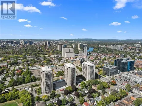 158B Mcarthur Avenue Ottawa ON K1L 8C9