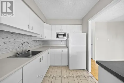 158B Mcarthur Avenue Ottawa ON K1L 8C9