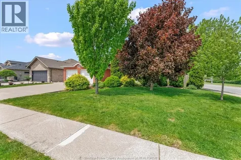 1082 Monarch Meadows Lakeshore ON N0R 1A0